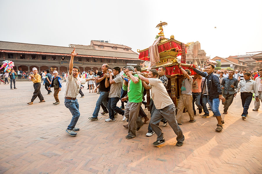 Carrying a small chariot at Bhaktapur